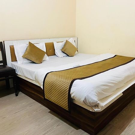 Hotel Shyam Sarover And Restaurant Ringas Luaran gambar