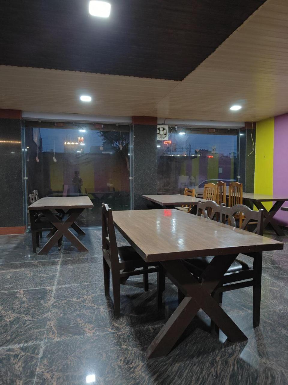 Hotel Shyam Sarover And Restaurant Ringas Luaran gambar