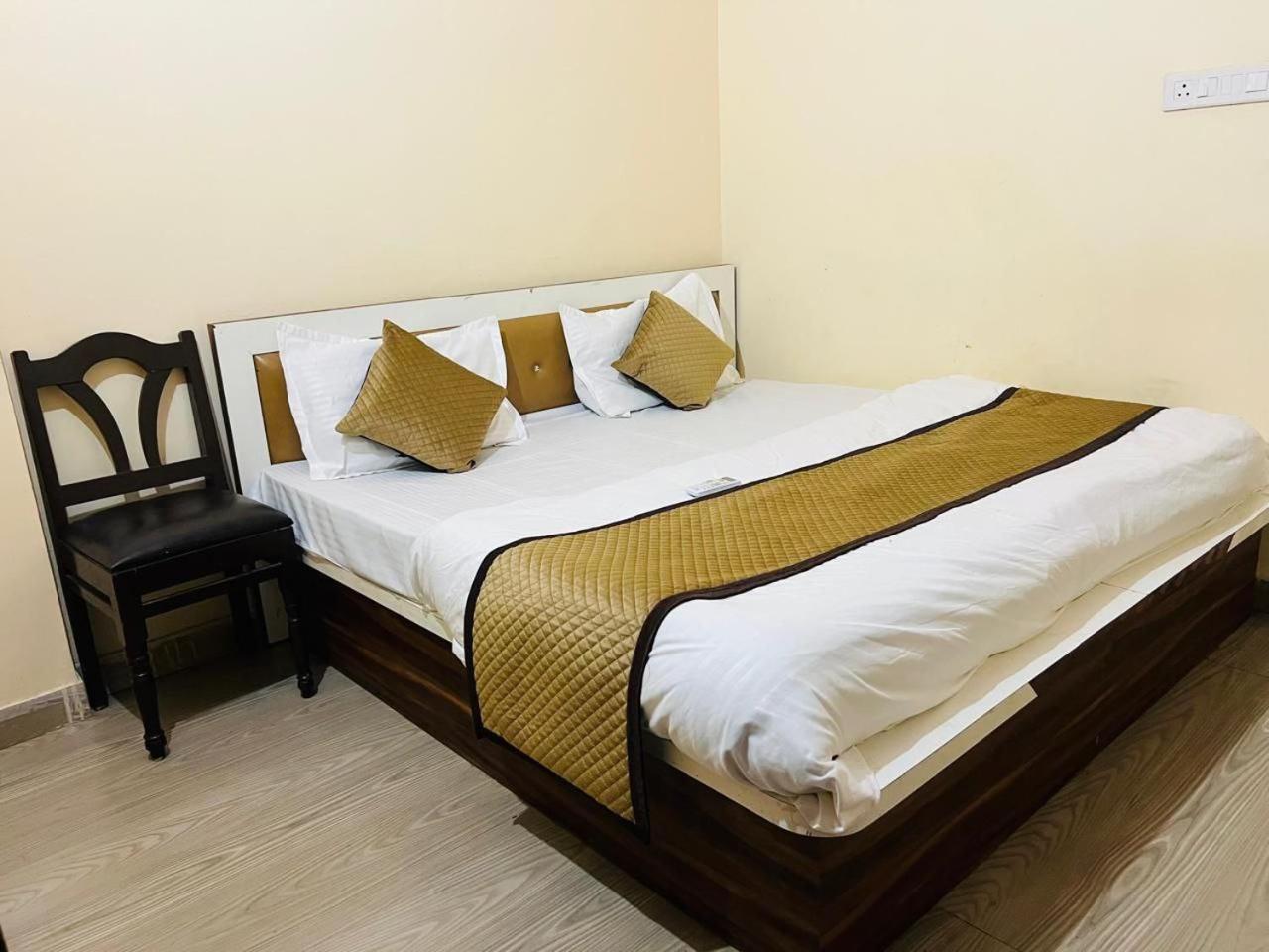 Hotel Shyam Sarover And Restaurant Ringas Luaran gambar