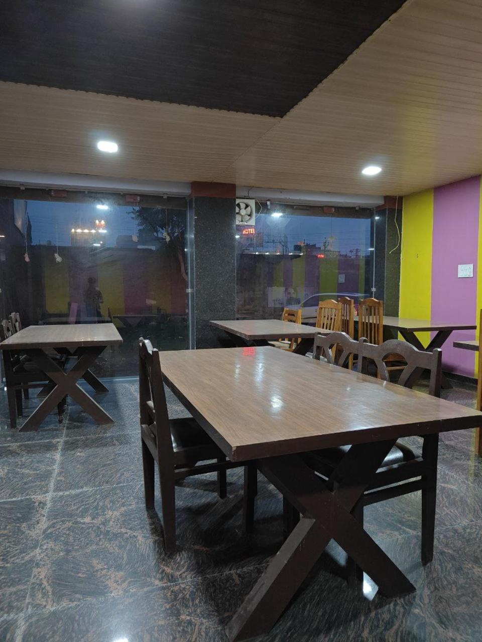 Hotel Shyam Sarover And Restaurant Ringas Luaran gambar